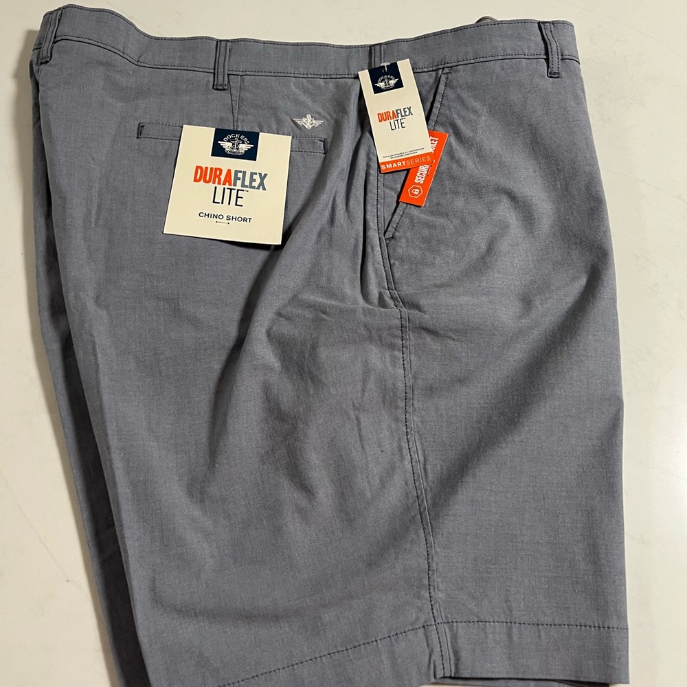 Brand New with Tags men’s Dockers DuraFlex Flatfront Shorts.